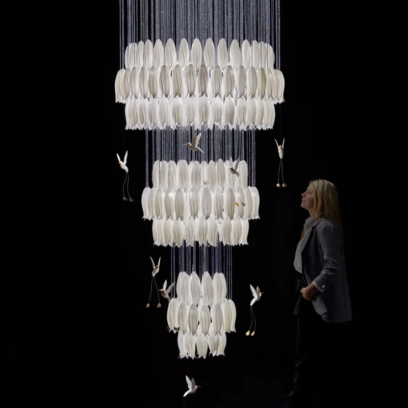 Большая Люстра для Лестницы Sagarti Contemporary chandelier ALBA GRAND Flowers & Birds Белый Золотой в Новосибирске | Loft Concept 