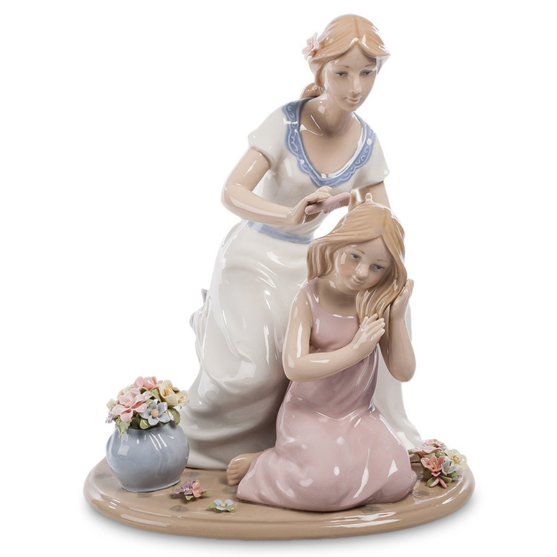 Статуэтка фарфоровая Мама с дочерью Charming Statuette Белый Розовый Серо-голубой Бежевый в Новосибирске | Loft Concept 