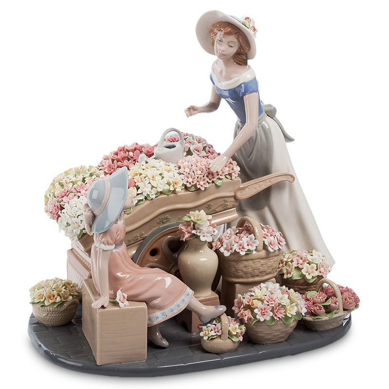 Статуэтка фарфоровая Девушка и маленькая девочка с цветами Charming Statuette Белый Розовый Серо-голубой Зеленый Бежевый Серый в Новосибирске | Loft Concept 