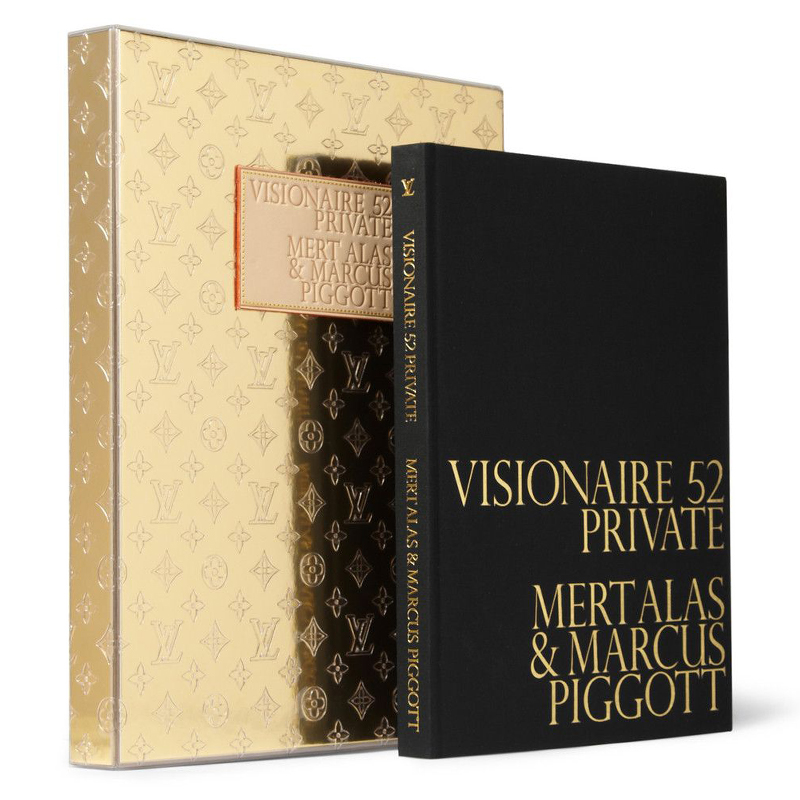 Книга VISIONAIRE 52 PRIVATE LOUIS VUITTON  в Новосибирске | Loft Concept 