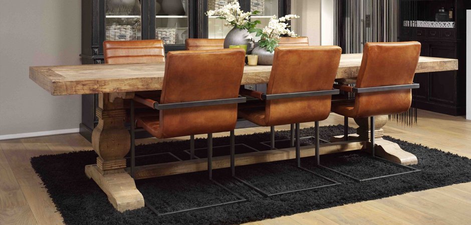 Кожаный стул с подлокотником Loft Stool Eleonora Swan Кожаный стул с подлокотником Loft Stool Eleonora Swan - Loft-Concept в Новосибирске