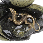 Шар с декором в виде бронзовой ящерицы на подставке из натурального камня Змеевик Natural Stone Spheres 10 см варинант исполнения - 1 | Loft Concept в Новосибирске