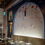 Обои ручная роспись Falling Flowers Standard colourway on Pale Grey dyed silk варинант исполнения - 3 | Loft Concept в Новосибирске