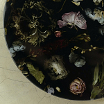 Круглый поднос из эпоксидной смолы с цветами черный Epoxy Resin Flowers Tray Black варинант исполнения - 4 | Loft Concept в Новосибирске