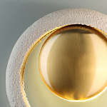 Бра с бежевым текстурным кольцом и латунным шаром в центре Tactile  варинант исполнения - 6 | Loft Concept в Новосибирске