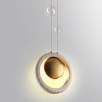 Подвесной светильник с бежевым текстурным кольцом и латунным шаром в центре Tactile  варинант исполнения - 7 | Loft Concept в Новосибирске