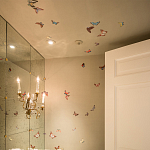 Обои ручная роспись Butterflies Icarus on Rose Shadow metallic silk варинант исполнения - 1 | Loft Concept в Новосибирске