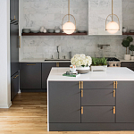 Подвесной светильник с белым плафоном в форме шара в арочной подвеске Hinkley варинант исполнения - 15 | Loft Concept в Новосибирске