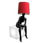 Лампа MANNEQUIN LAMP с абажуром девушка на кресле варинант исполнения - 2 | Loft Concept в Новосибирске