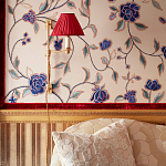 Обои с вышивкой ручной работы Flora Catherine colourway on Liso Pearl wool sateen варинант исполнения - 3 | Loft Concept в Новосибирске