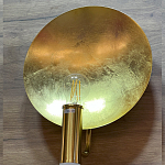 Бра с золотым круглым отражателем и открытой лампой Sun Glow Disc варинант исполнения - 4 | Loft Concept в Новосибирске