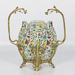 Ваза белого цвета из фарфора с ярким цветочным узором и бронзовыми ручками в виде ветвей Eden Garden porcelain and bronzeм варинант исполнения - 3 | Loft Concept в Новосибирске