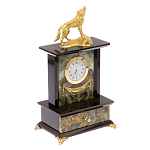 Часы настольные с декором в виде волка из натурального камня Офиокальцит Wolf Stone Clock варинант исполнения - 2 | Loft Concept в Новосибирске