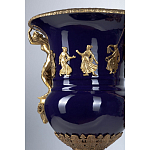 Ваза темно-синего цвета из фарфора с бронзовыми ручками в виде фигур Eden Garden porcelain and bronze варинант исполнения - 3 | Loft Concept в Новосибирске