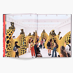 Книга по искусству Yayoi Kusama: I Spend Each Day Embracing Flowers варинант исполнения - 4 | Loft Concept в Новосибирске