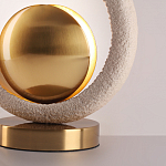 Настольная лампа с бежевым текстурным кольцом и латунным шаром в центре Tactile   варинант исполнения - 7 | Loft Concept в Новосибирске