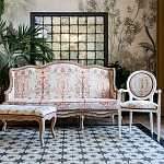 Трехместный диван из массива бука бежевый с растительным орнаментом Raffael Renaissance Beige Sofa варинант исполнения - 9 | Loft Concept в Новосибирске