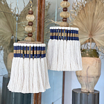 Подвесной светильник с подвесом из деревянных бусин и абажуром из кисточек Аmbiance варинант исполнения - 2 | Loft Concept в Новосибирске