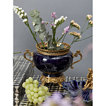 Ваза темно-синяя фарфоровая на бронзовой подставке с ажурным ободком и изогнутыми ручками Eden Garden варинант исполнения - 4 | Loft Concept в Новосибирске