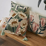 Подушка с цветочным принтом и кисточками Blooming Elegance Daisy варинант исполнения - 8 | Loft Concept в Новосибирске