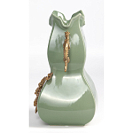 Ваза зеленого цвета из фарфора с бронзовыми ручками в виде драконов и рельефным цветочным декором Eden Garden porcelain and bronze варинант исполнения - 3 | Loft Concept в Новосибирске