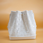 Кашпо в виде сумки  Bag Vase White Louis варинант исполнения - 3 | Loft Concept в Новосибирске