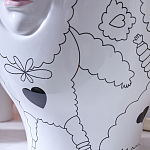 Ваза с декоративными лицами и графическими элементами в виде сердец и символов Faces of Imagination варинант исполнения - 10 | Loft Concept в Новосибирске