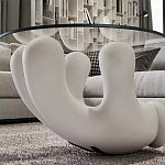 Дизайнерский журнальный стол с круглой прозрачной столешницей на белом фигурном основании Luqak варинант исполнения - 4 | Loft Concept в Новосибирске