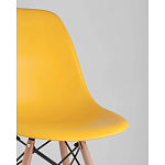 Пластиковый стул на ножках из массива бука Eames Yellow варинант исполнения - 2 | Loft Concept в Новосибирске