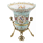 Ваза из голубого фарфора с рисунком птиц и цветов и декоративными элементами Blue Garden варинант исполнения - 1 | Loft Concept в Новосибирске