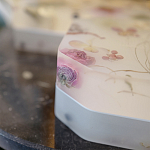 Шкатулка из эпоксидной смолы с цветами белая Epoxy Resin Square Box White варинант исполнения - 6 | Loft Concept в Новосибирске