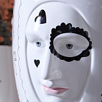 Ваза с декоративными лицами и графическими элементами в виде сердец и символов Faces of Imagination варинант исполнения - 6 | Loft Concept в Новосибирске