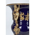 Ваза темно-синего цвета из фарфора с бронзовыми ручками в виде фигур Eden Garden porcelain and bronze варинант исполнения - 6 | Loft Concept в Новосибирске