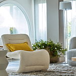 Кресло изогнутое с обивкой из ткани букле Smooth Bend Boucle Chair варинант исполнения - 9 | Loft Concept в Новосибирске