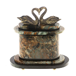 Часы настольные из натурального камня с декором в виде двух лебедей Swans Stone Clock варинант исполнения - 3 | Loft Concept в Новосибирске