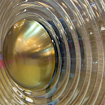 Бра с круглым рифленым плафоном янтарного цвета Savio Glass Disc Light варинант исполнения - 1 | Loft Concept в Новосибирске