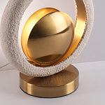 Настольная лампа с бежевым текстурным кольцом и латунным шаром в центре Tactile   варинант исполнения - 8 | Loft Concept в Новосибирске