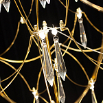 Люстра подвесная с изогнутым металлическим каркасом и множеством хрустальных подвесок Золото Диаметр 80 см Quasar варинант исполнения - 2 | Loft Concept в Новосибирске