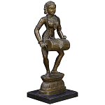 Декоративная статуэтка из латуни Dancing Woman with Mridangam варинант исполнения - 2 | Loft Concept в Новосибирске