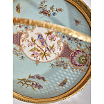 Блюдо круглое с ручкой и голубым фарфоровым дном с цветочным рисунком Blue Garden варинант исполнения - 2 | Loft Concept в Новосибирске