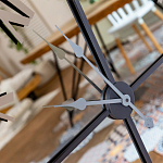 Часы настенные зеркальные с серебряным металлическим циферблатом Mirror Tower Clock варинант исполнения - 3 | Loft Concept в Новосибирске